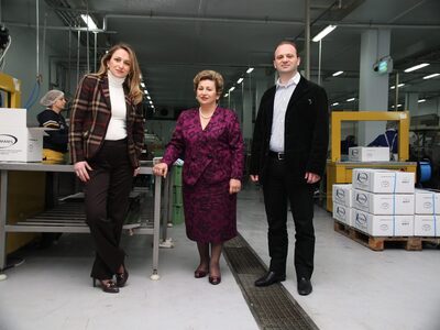 Η Βασιλική Καλλιμάνη ανάμεσα στα παιδιά ...