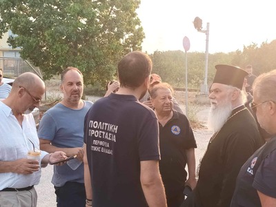 Στη μάχη της πυρκαγιάς η δημοτική αρχή Αιγιαλείας