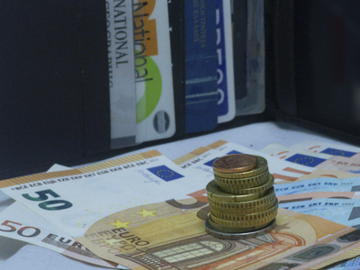 Επίδομα 250 ευρώ: Ποιοι οι δικαιούχοι τη...