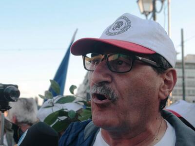 Ο Κώστας Πελετίδης στο μπλόκο των αγροτώ...