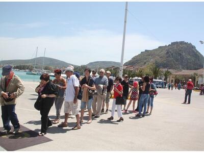 DW: Πιστοί στην Ελλάδα οι Γερμανοί τουρίστες