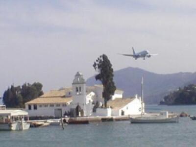 Ο διακινητής υποδυόταν τον σύζυγο της 30...