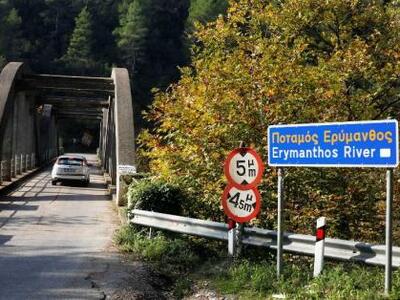 Δήμος Ερυμάνθου: Αλλάζει όψη η πλατεία τ...