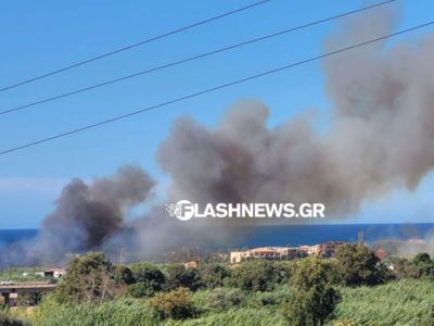 Φωτιά στον Πλατανιά Χανίων κοντά σε ξενο...