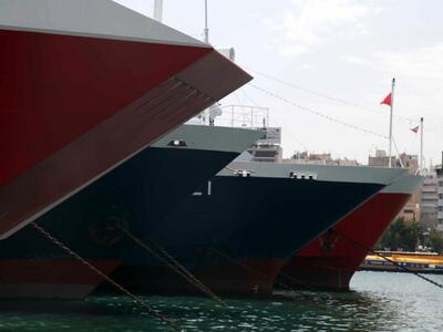 Σε εξέλιξη η σύσκεψη Ναυτεργατών - Διαμαντοπούλου