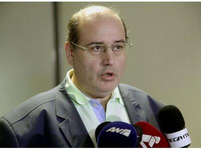 "Εφ όπλου λόγχη" για τους ιδιο...