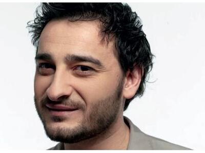 Ο Αιγιώτης Βασίλης Χαραλαμπόπουλος συμβο...