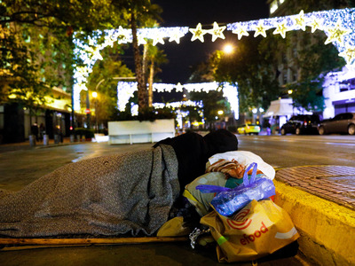 Τα Χριστούγεννα στην Αθήνα και οι...άστεγοι