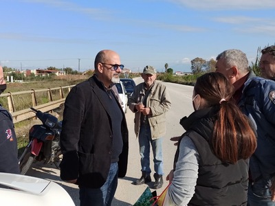 Συνεχίζει τις αυτοψίες στις πλημμυρόπληκ...