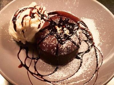 Σουφλέ σοκολάτας με παγωτό βανίλια