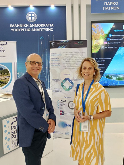 Ο κ. Παπασωτηρόπουλος με την Γραμματέα Δ...