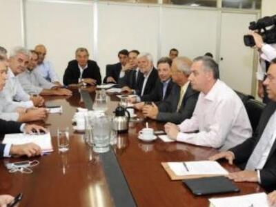 Περιφερειάρχες: Στοπ στη γραφειοκρατία -...