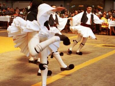 Ναύπακτος: Ο νεαρός χορευτής που έκλεψε ...