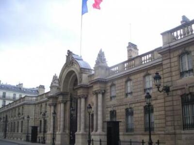 "Μπήκε" με το αυτοκίνητο στο Π...