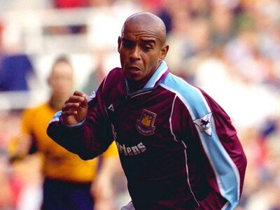 Σινκλέρ: "Γιατί να θρηνούν οι μαύρο...