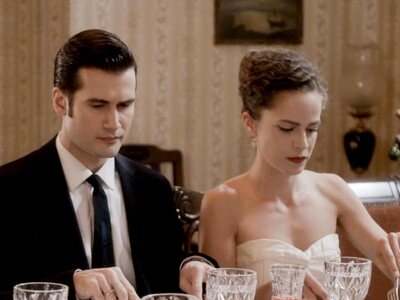 Άγριες Μέλισσες: Ποιος είναι ο πατέρας τ...