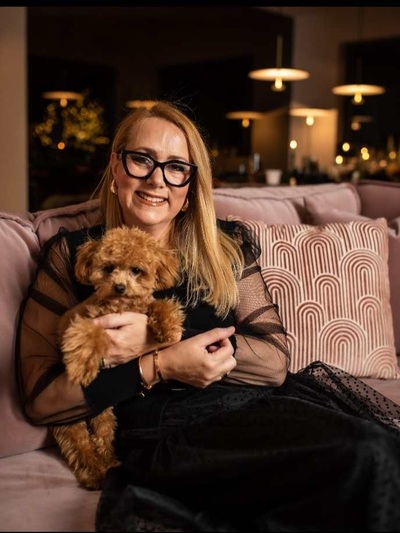 «ΕΠΡΕΠΕ ΝΑ ΠΡΟΣΑΡΜΟΣΤΩ ΣΤΗΝ ΚΟΥΛΤΟΥΡΑ ΤΟ...