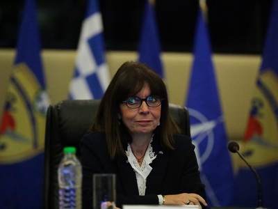 Κατ. Σακελλαροπούλου: Αναλαμβάνοντας όλο...