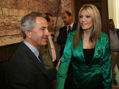 Με γέλια απαντά ο Κώστας Σπηλιόπουλος σε...