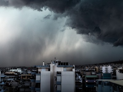 Αναποφάσιστος ο καιρός: Σχεδόν όλες οι ε...