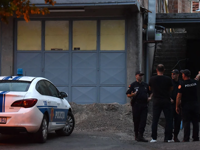 Μαυροβούνιο: Βρήκε τα παιδιά κρυμμένα πί...