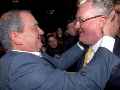 Στον γάμο του Γιάννη Αδαμόπουλου ο Καραμ...