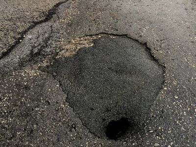 Πάτρα: Μια τρύπα, στη μέση του δρόμου με...