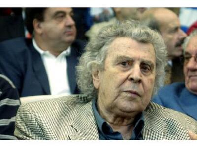 Πρώτος λαμπαδηδρόμος ο Μίκης Θεοδωράκης