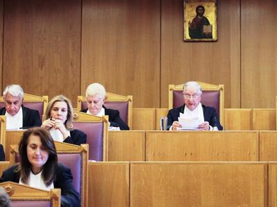 Η Ένωση Αθέων ζητεί να κατέβει η εικόνα ...