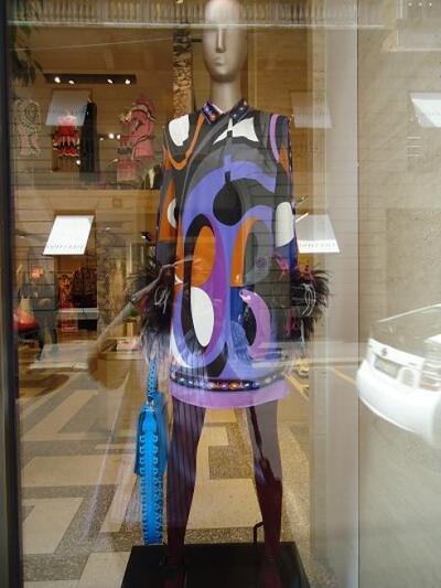 EMILIO PUCCI: ΨΥΧΕΔΕΛΕΙΑ ΚΑΙ ΦΤΕΡΑ