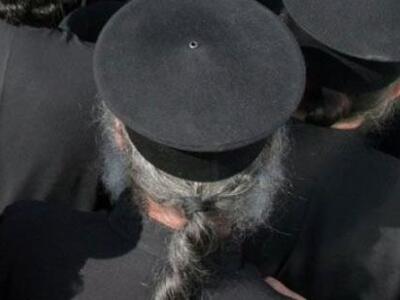 Ζαχάρω: Ιερέας με σκισμένα ράσα στο αυτό...