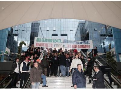 Mega: τους φτύνει ο κόσμος κι αυτοί νομί...