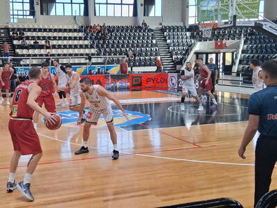 O Απόλλων Πατρών νίκησε εύκολα 86-71 το ...