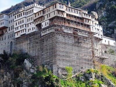 Ανεκτίμητης αξίας βυζαντινό χειρόγραφο ε...