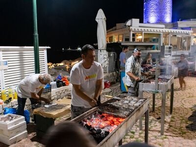 Πλήθος κόσμου στη «Γιορτή της σαρδέλας» του σπιράλ -ΦΩΤΟ