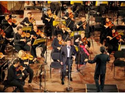 Ο Μάριος Φραγκούλης τραγούδησε σε συναυλ...