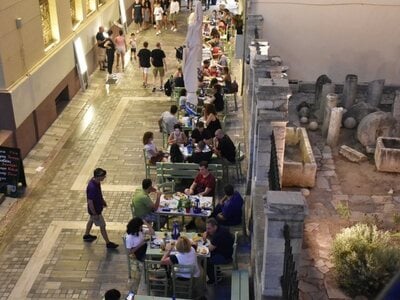 Προνόμια εμβολιασμένων: Στις 12:30 οι αν...