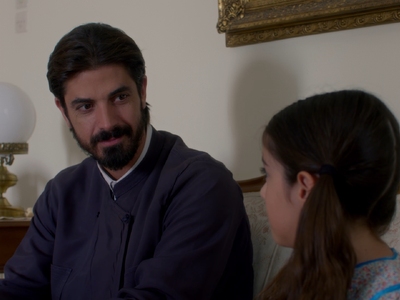 Άγιος Έρωτας: Ο πατήρ Νικόλαος βρίσκει τ...