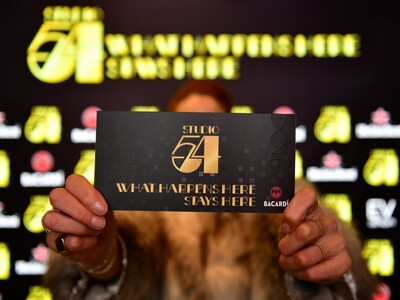 STUDIO 54: Το πιο Disco Glam Extravaganz...