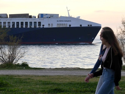 Ποιές είναι οι στενές επαφές επιβεβαιωμέ...