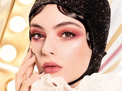 Λάμψεις, μοβ και βερικοκί: To Dior μακιγ...