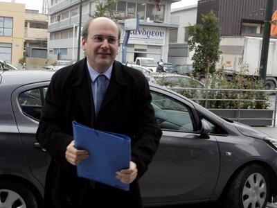 Αίγιο: Η σημερινή κυβέρνηση θα καταρρεύσ...