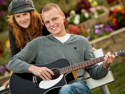 Συγκλονιστικό: Ανέβασε τραγούδι στο YouT...