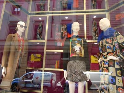 ΕTRO: ΕΙΚΟΝΟΓΡΑΦΗΜΕΝΑ ΤΕΤΡΑΓΩΝΑ ΚΑΙ SEVE...