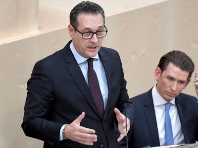 Αυστρία: Παραιτήθηκε ο αρχηγός του ακροδ...