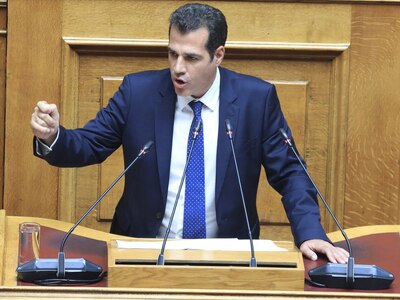 Ακρότητες Πλεύρη στη Βουλή: «Ο δρόμος τω...