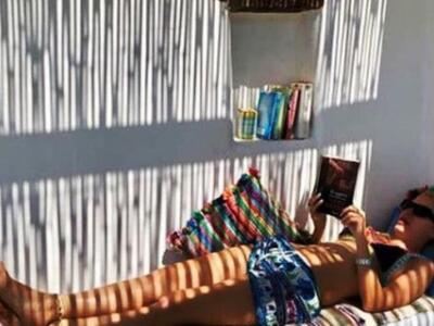 Η καλοκαιρινή... χαλάρωση της Ελένης Μεν...