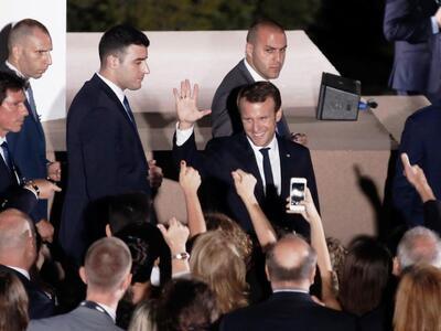 Ο Μακρόν στην Πύκνα, ξεκίνησε μιλώντας ε...