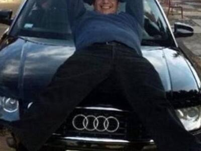 Παπάς δηλώνει στο Facebook την αγάπη του...