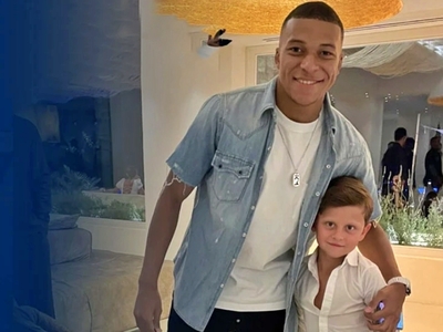 Οι τεκίλες του Μπαπέ και οι επτά βίλες τ...